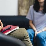 therapist providing consultation to the patient