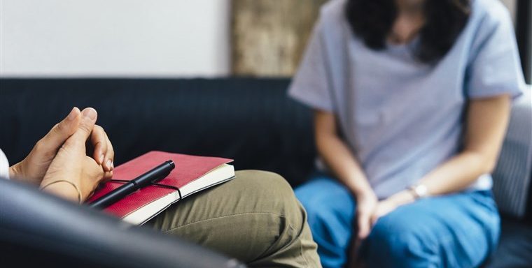 therapist providing consultation to the patient