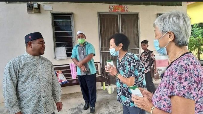 A person not wearing face mask in public.